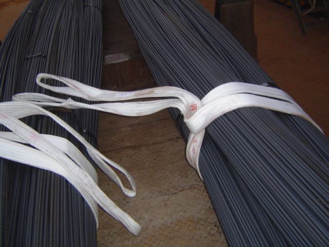 白色吊装带吊装钢材出口配套使用